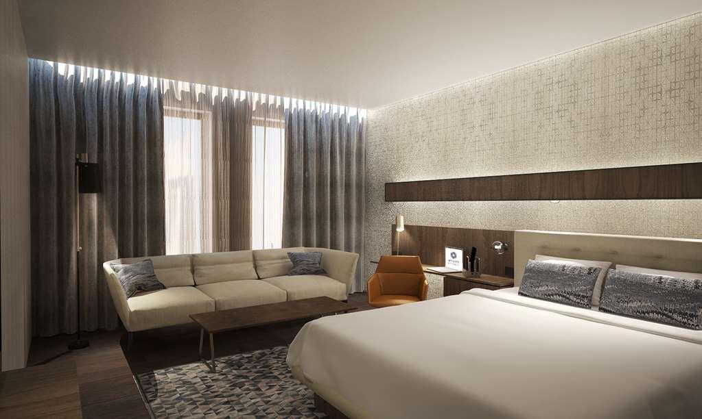 하얏트 리젠시 소피아 객실 사진 A typical room at the hotel