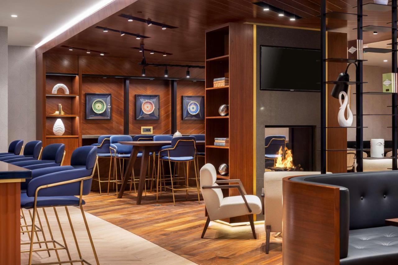 하얏트 리젠시 소피아 외부 사진 The Club lounge at San Francisco International Airport